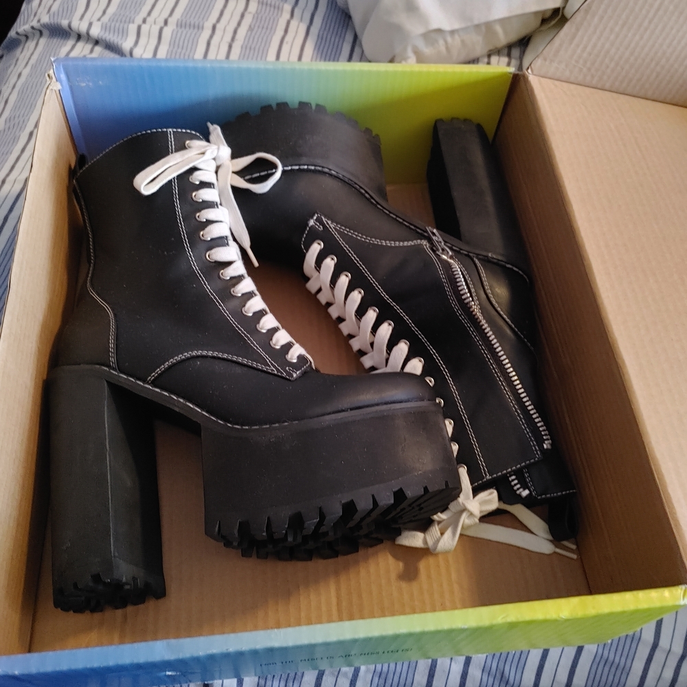 Punk Goth Alternative Current Mood Low Nancy Platform Lace-Up Boots
